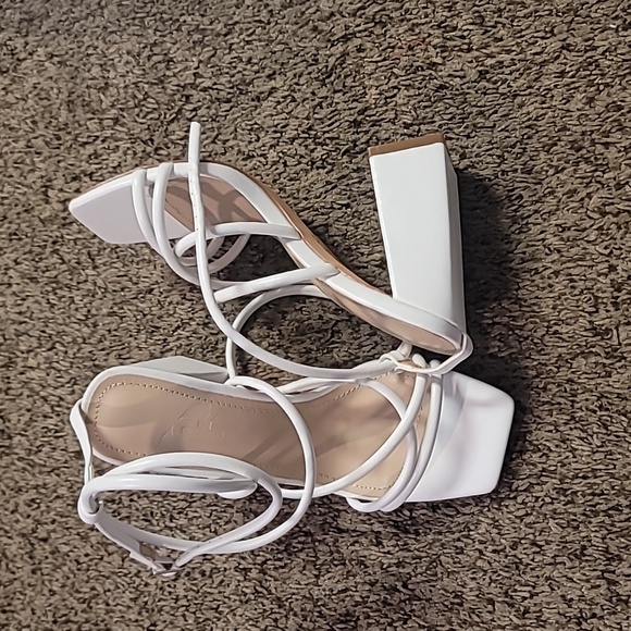 Cucco white string heels - Picture 5 of 5